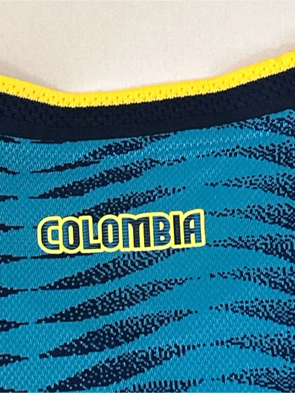 Colombia 2026/27 Away Jersey (Player Version – Slim Fit) – Size [M, L]